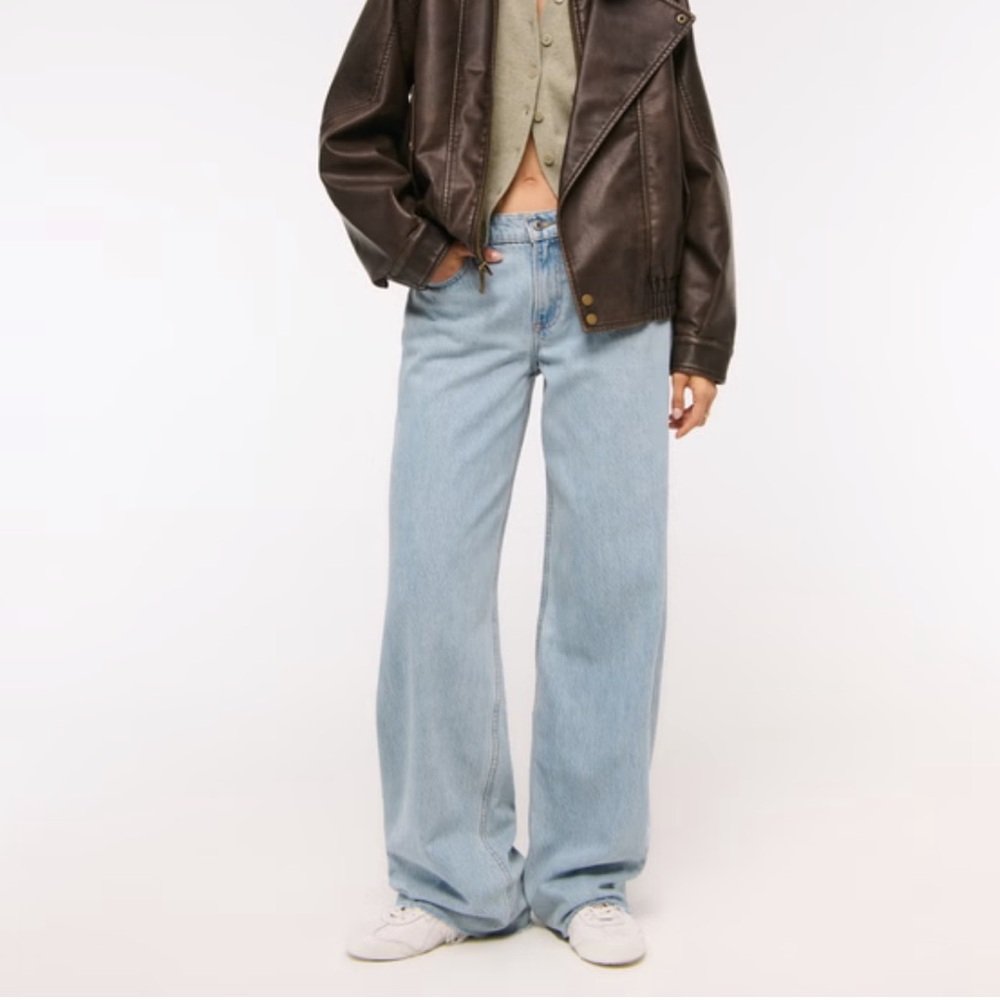 Abercrombie & Fitch Low Rise Ultra Loose Jean